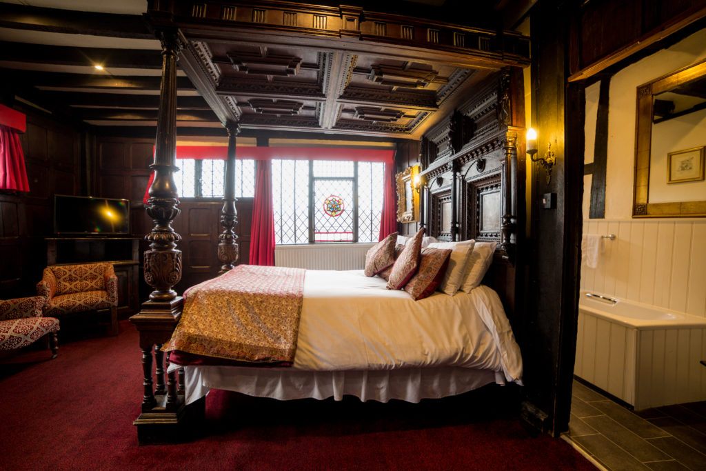 Elizabethan Bed Chamber The Mermaid inn